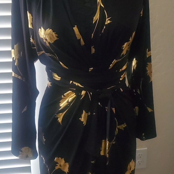 Dress - Picture 2 of 5